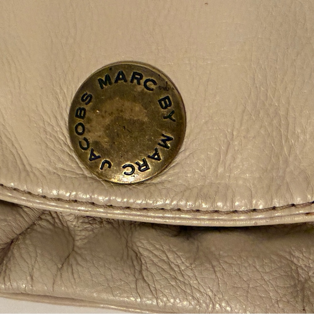 Marc By Marc Jacobs Wristlet Clutch Bag Cream Leather Magnet Flap Close View 3